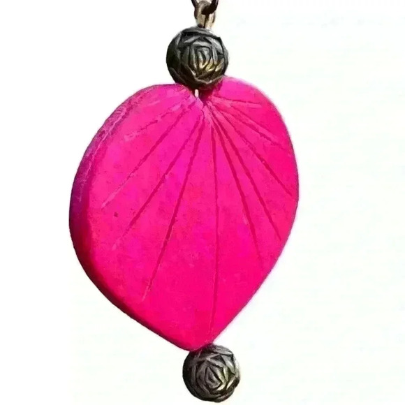 🌹2/$22🌹 Handmade hot pink red wood heart dangle earrings - Picture 2 of 2